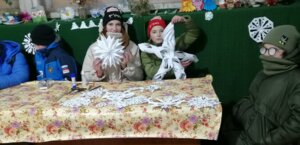 Творческая мастерская по созданию снежинок из бумаги.