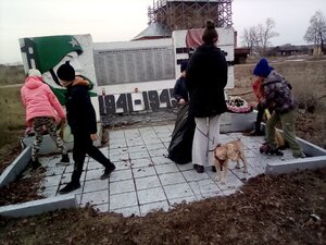 Субботник по уборке территорий вокруг Памятников погибшим воинам в Великой Отечественной войне 1941-1945гг.
