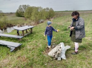 Очередной субботник прошел на территории села Крапивье.